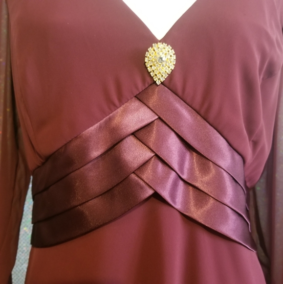 Narianna Burgundy Satin Waist Gown sz 2XL NWT - Picture 3 of 6